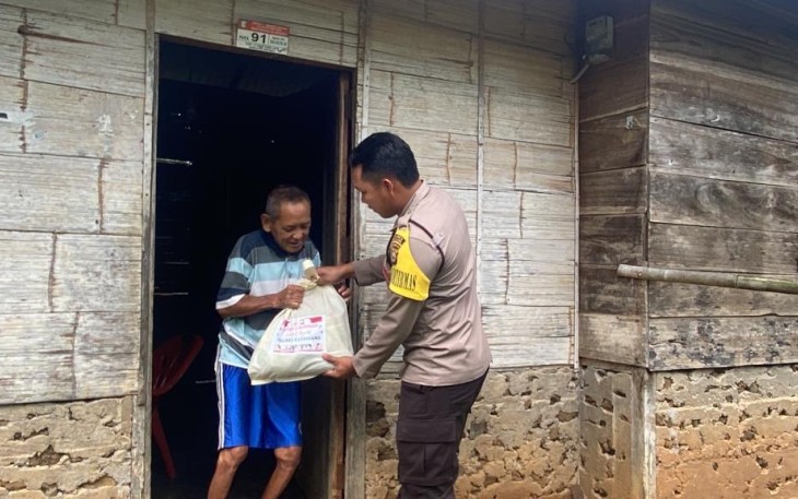 Polres Kepahiang Turunkan Bhabinkamtibmas Bagikan Bantuan Untuk Negeri