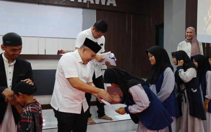 Kapolres Bengkulu Selatan Bukber dan Berikan Santunan Kepada Anak-Anak Yatim