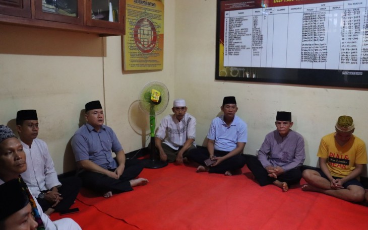 Kapolres Bengkulu Selatan Ajak Para Tahanan Buka Bersama 