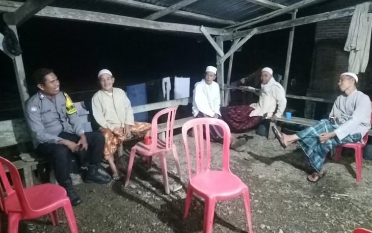 Kapolsek Manna Melaksanakan Monitoring dan Pengamanan Jemaah Suluk di Desa Tanjung Besar Kecamatan Manna 