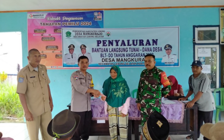Bhabinkamtibmas Polsek Lebong Selatan Hadiri Penyaluran BLT DD