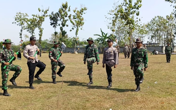 Prajurit Kodim 0727/Karanganyar melaksanakan gladi pembukaan TMMD Reg ke-117