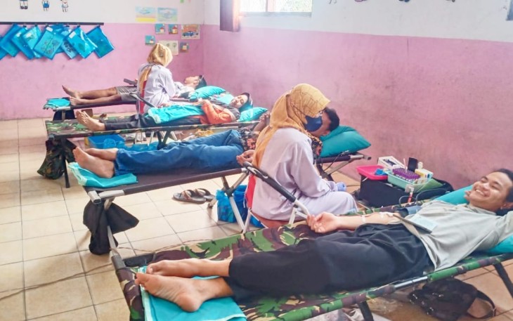 "Kegiatan donor dara di lokasi TMMD Reg ke-117 desa Gentungan kecamatan Mojogedang"