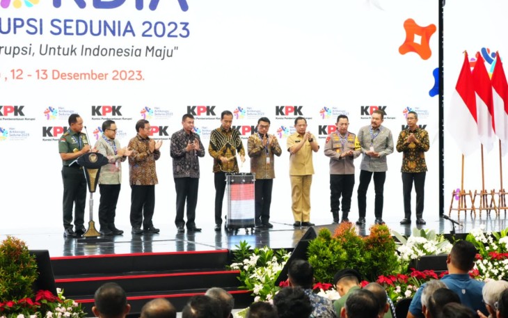 Panglima TNI Jenderal TNI Agus Subiyanto saat menghadiri acara pembukaan Peringatan Hari Antikorupsi Sedunia (HAKORDIA) Tahun 2023 di Istora Gelora Bung Karno Senayan, Jakarta, Selasa (12/12/2023).