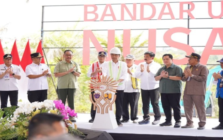 Presiden saat Groundbreaking Bandara Internasional IKN