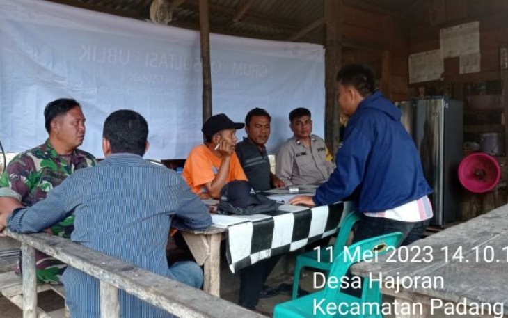 Kekompakan antara TNI dan Polri tergambar di Desa Hajoran, Kecamatan Padang Bolak, Kabupaten Padang Lawas Utara (Paluta), Kamis (11/5/2023)