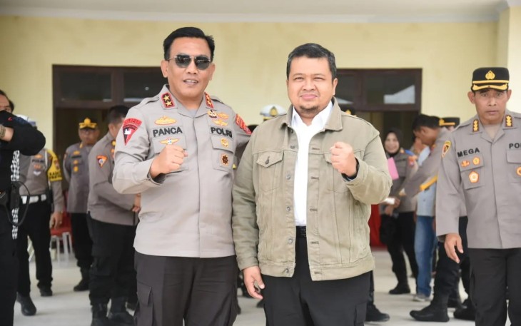 Kepala Kepolisian Daerah Sumatera Utara (Kapoldasu) Irjen Pol Drs. RZ Panca Putra Simanjuntak, M.Si, Bersama Bupati Tapsel Dolly Pasaribu