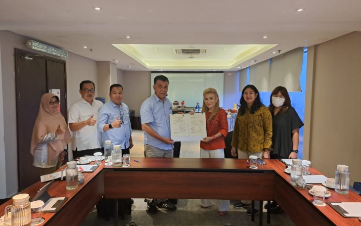 Bupati Natuna saat Teken Nota Kesepakatan dengan PT Global Antaraja di Jakarta 