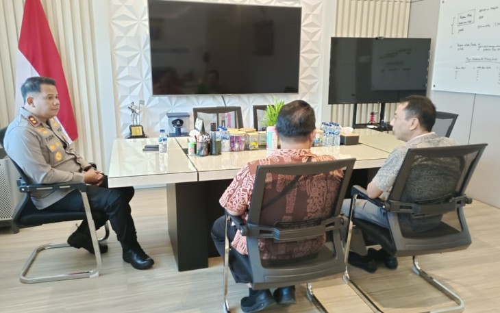 Waka Polrestabes Medan saat Terima Audiensi Kepala Kantor Pos Medan