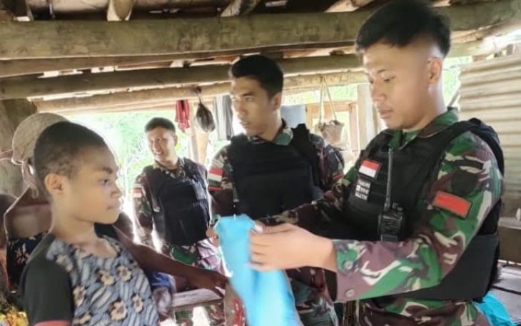 Pendekatan Humanis Satgas Yonif 143/TWEJ Dengarkan Suara Warga Perbatasan RI-PNG