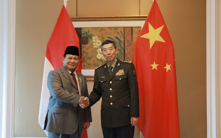 Menhan Prabowo saat Bertemu Menhan China Li Shangfu, di Shangri-La Hotel, Singapura, Minggu (04/06/2023).