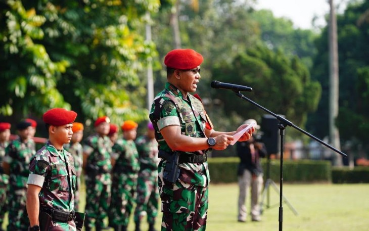 Wadan Koopssus TNI Brigjen TNI (Mar) Supriyono, S.E., M.M. pada Apel Gelar Pasukan Latihan Aksi Khusus Koopssus TNI Semester I TA. 2023 di Lapangan Satpamwal Denma Mabes TNI, Cilangkap, Jakarta Timur, Rabu (14/06/2023).
