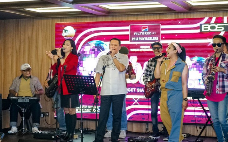 Bamsoet saat menghadiri event SUBSIDI Pria Punya Selera, di D’Javu Lounge di lantai 3 Black Stone Garage, Jakarta, Minggu (5/11/23).