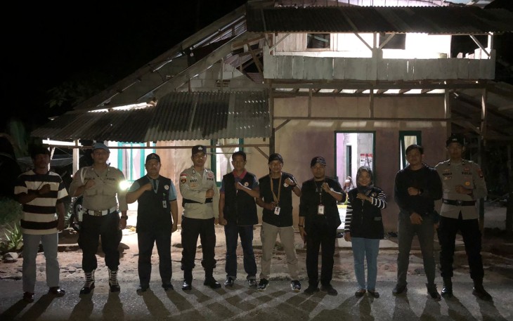 Personil Polres Natuna dan Polsek Bunguran Timur  menjaga keamanan dan ketertiban di tempat kampanye tersebut, Rabu (20/12/2024).