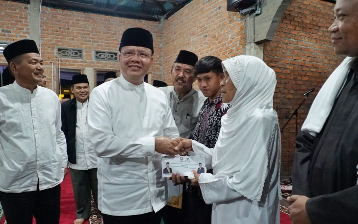 Gubernur Rohidin Beri Bantuan Pembanguan Masjid Hampir 1 Miliar di Rejang Lebong 