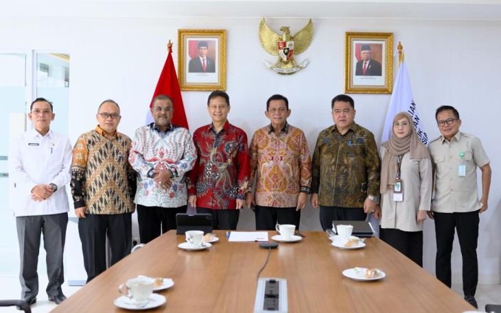 Gubernur Ansar bersama Bupati Karimun saat Temui Menkes RI Untuk Rencana Pengembanang RS Tanjungbatu di Karimun