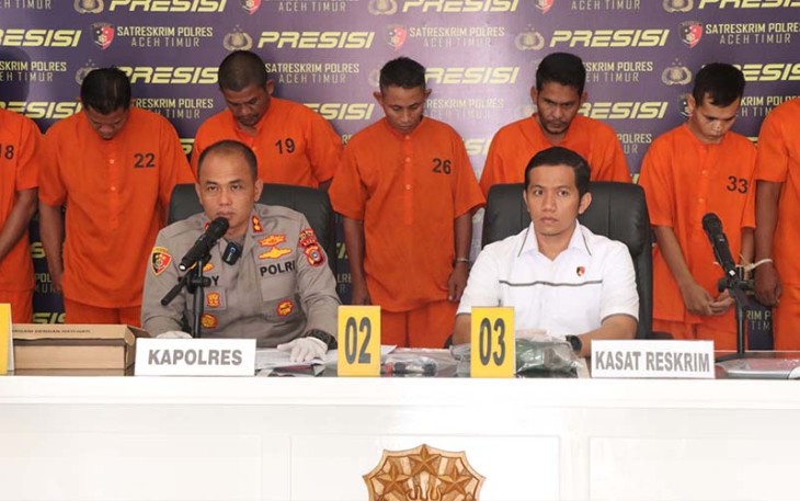 Kapolres Aceh Timur AKBP Andy Rahmansyah, S.I.K. saat konferensi pers, Senin (27/03/2023).