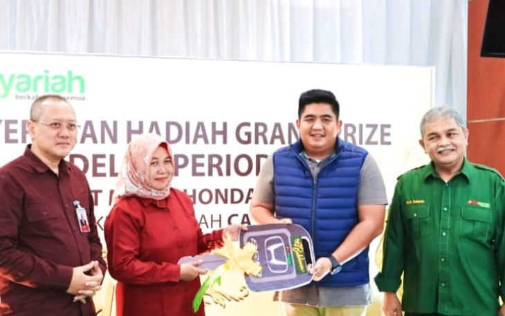 Roby Kurniawan saat Beri Apresiasi pada BRK Syariah