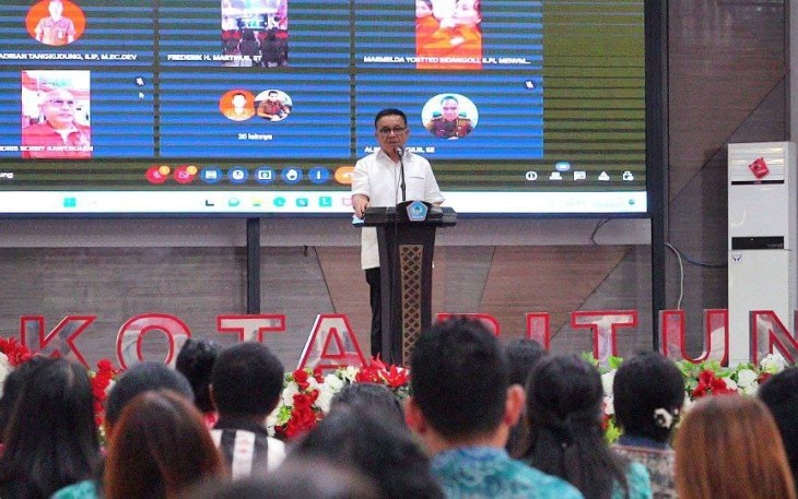 Walikota Bitung saat memberikan sambutan