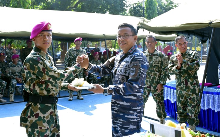 Danlantamal VI Hadiri Peringatan HUT ke-78 Korps Marinir di Yonmarhanlan VI