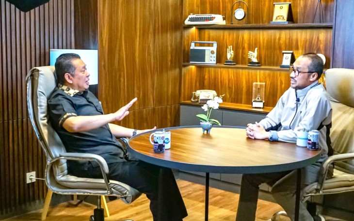  Bamsoet saat menjadi narasumber Podcast Mantan Ketua KPK 'Abraham Samad Spek Up', di Jakarta, Jumat (25/8/23). 
