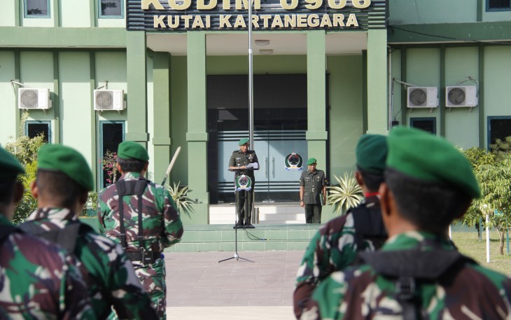 Hari Juang TNI-AD ke-78 tahun 2023, Kodim 0906/Kutai Kartanegara (Kkr) menyelenggarakan kegiatan upacara yang di adakan di lapangan upacara Makodim 0906/Kkr jalan KH. Ahmad Mukhsin kelurahan Timbau Kecamatan Tenggarong Kabupaten Kutai Kartanegara (Kukar), Jum’at (15/12/2023)
