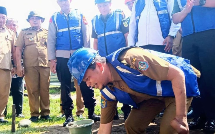 Wabup Kaur Lakukan Peletakan Batu Pertama Pembangunan Jalan di Kecamatan Nasal 