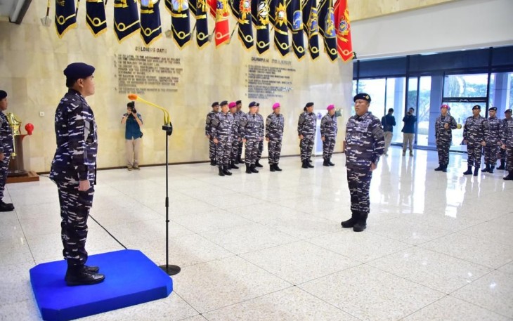 Kasal Laksamana TNI Muhammad Ali saat menerima Laporan Korps Kenaikan Pangkat 20 Perwira Tinggi (Pati) TNI Angkatan Laut (TNI AL) bertempat di Gedung RE. Martadinata, Mabesal, Cilangkap, Jakarta Timur, Jumat (27/10).