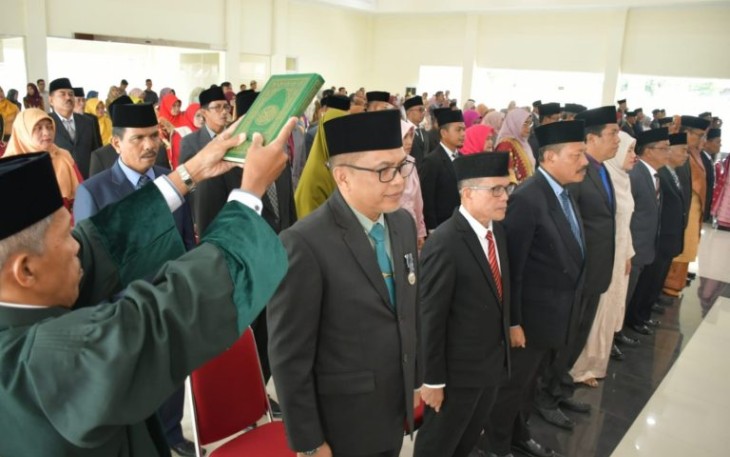 Pemkab Agam kembali melakukan pelantikan untuk mengisi kekosongan OPD di Balairung rumah dinas Bupati Agam.
