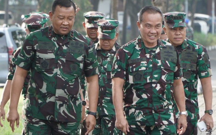 Wakil Komandan Kodiklatal Laksamana Muda TNI Eko Wahjono