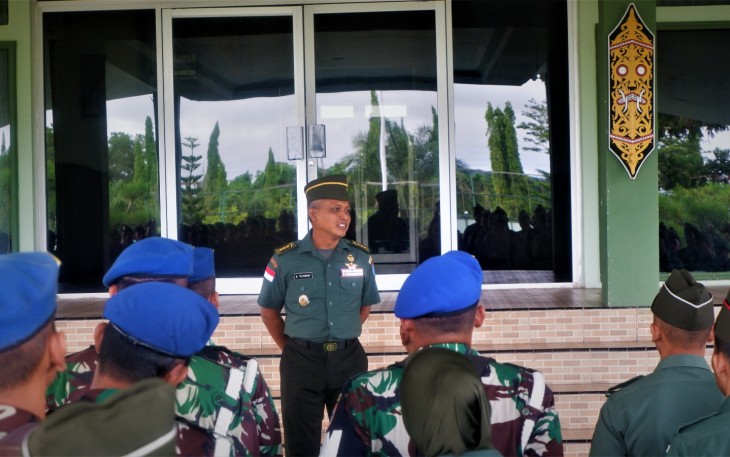 Kasiter Kasrem 121/ABW Berikan Pengarahan Kepada Anggota