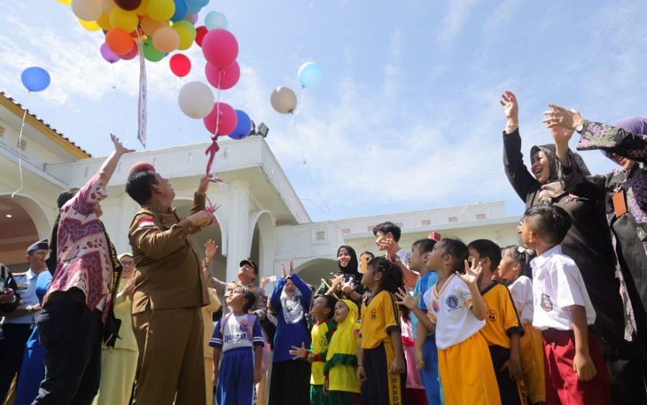 Gubernur Kepri H Ansar Ahmad  