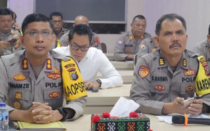 Kapolres Tapanuli Selatan (Tapsel), AKBP Imam Zamroni, SIK, MH, beserta jajaran, mengikuti Rapat Analisa dan Evaluasi (Anev) kinerja Triwulan III