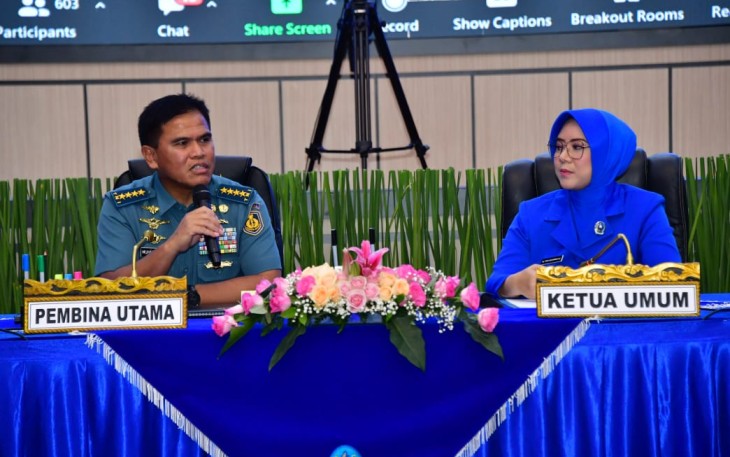 Pembina Utama Jalasenastri yang juga Kepala Staf Angkatan Laut (Kasal) Laksamana TNl Muhammad Ali saat memberi sambutan. 