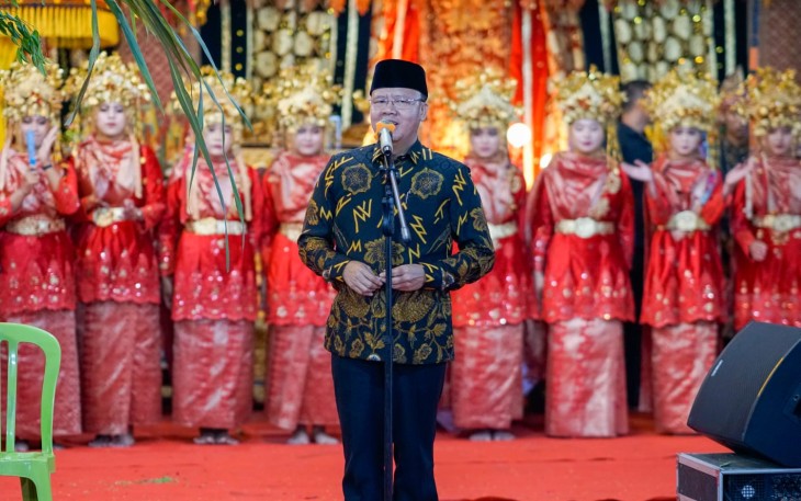 Gubernur Bengkulu Rohidin Mersyah       