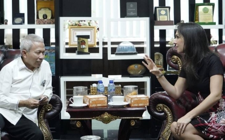 Sekretaris Jendral Kementerian Agama RI Nizar Ali menerima Audiensi dari Atase Kebudayaan Amerika Serikat Emily Yasmin Norris di Jakarta, Selasa (7/11)