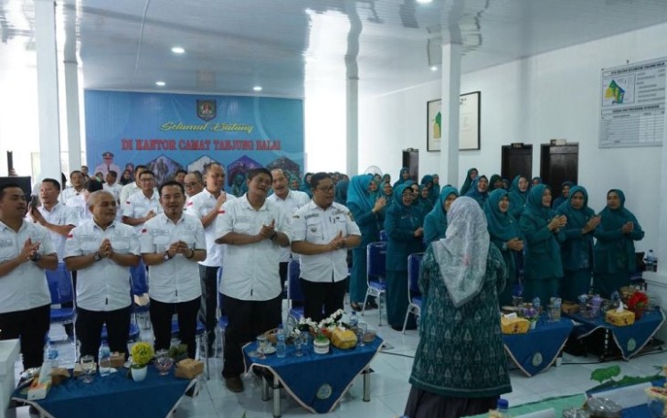 Asisten Pemerintahan dan Kesejahteraan Rakyat Buka Rakornis TP PKK Kabupaten Asahan di Kecamatan Tanjung Balai