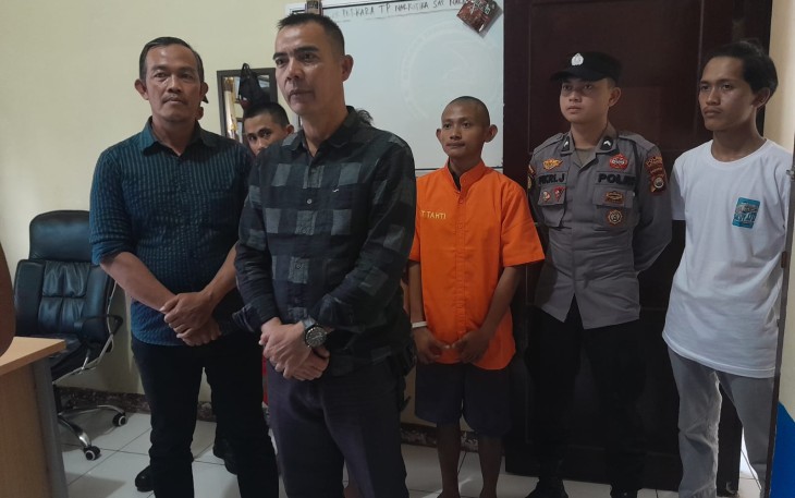 Kasat Narkoba Polres Kepahiang IPTU Tomi Sahri saat memberi keterangan pers,