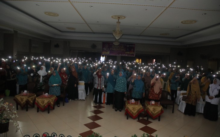 Ketua TP-PKK Kabupaten Asahan Ikuti Seminar Parenting Nasional