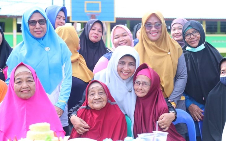 Rahma Imbau Lansia Rutin Memeriksakan Kesehatan
