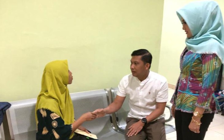 Kapolres Tapsel dan Ketua Bhayangkari Cabang Tapsel Beri Bantuan Pada Ibu Bocah Yang Koma Tiga Hari, karena Hanyut beberapa hari yang lalu.