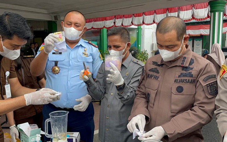Kalapas Binjai saat Hadiri Pemusnahan Barang Bukti di Kejari Binjai