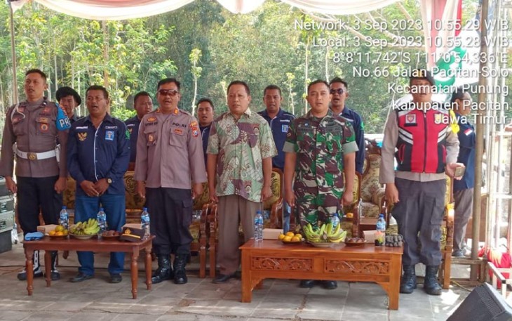 Babinsa Koramil 0801/Punung saat Sambut Baik Acara Temu Kangen dan Santunan Anak Yatim Piatu