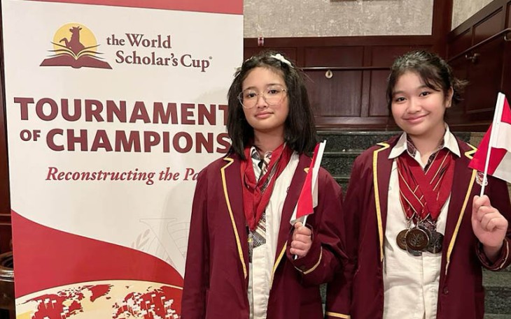 Kakak Beradik Asal Indonesia Aisha Kintan Katiluna dan Neby Raihana Zahra yang berhasil meraih total 11 medali dalam Final Turnamen Akademik Pelajar Kelas Dunia, World Scholar’s Cup (WSC) Tournament of Champions (TOC) yang diadakan di Yale University, USA pada tanggal 8 November 2023.