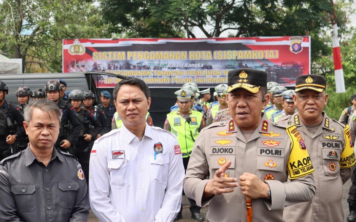 Kapolda Kalteng Irjen Pol Drs. Djoko Poerwanto, didampingi Wakapolda Brigjen Pol Mohamad Agung Budijono, S.I.K., M.Si. dan sejumlah pejabat utama serta turut dihadiri Forkopimda dan personel Polda Kalteng yang ikut operasi