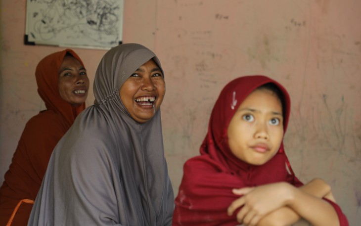 Potret warga Desa Sembulang Tanjung saat pergeseran terhadap dua Kepala Keluarga (KK) dilakukan pada Jumat (3/11/2023)