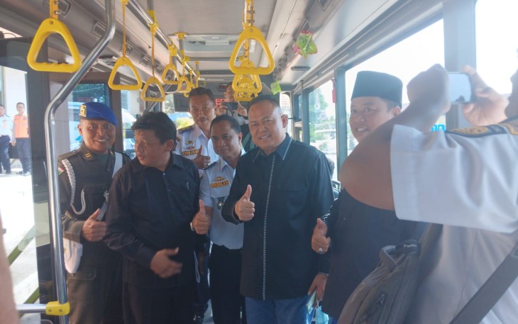 Komisi D saat Sidak ke Terminal Bunder , kecamatan Cerme, kabupaten Gresik pada Senin (3/4).