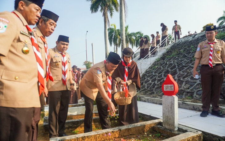 Ziarah Makam Pahlawan 