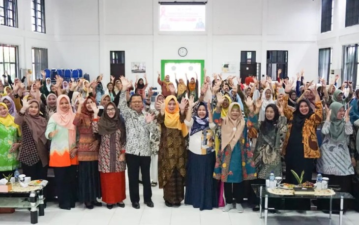 Seminar Deteksi Dini Kanker Serviks dan Pemeriksaan IVA 