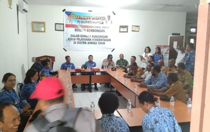 Babinsa Koramil 1710-07/Mapurujaya saat Dampingi Kunker Pj Bupati Mimika
